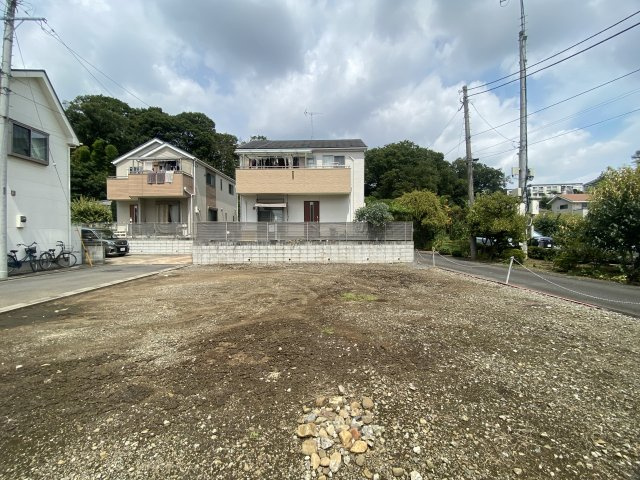 所沢市下安松売地の外観|周辺には買い物施設が揃っており、急なお買物にも困らない便利なロケーション！静かで落ち着いた住環境と生活利便性を兼ね備えた魅力的な敷地で、理想のマイホームを叶えませんか？