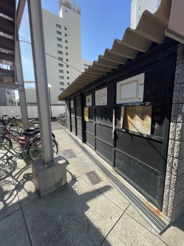 ロジュマン門真の駐車場