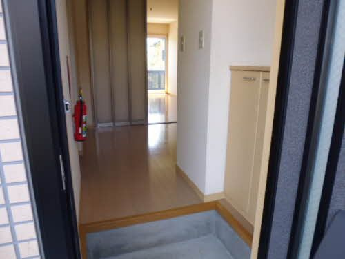 バリュージュ桜屋敷の玄関