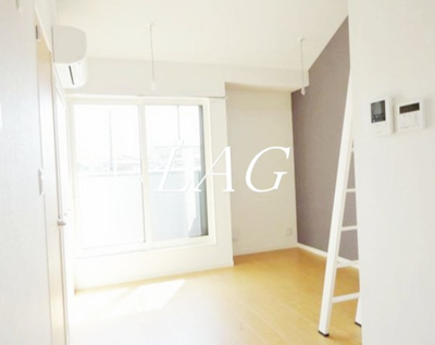 【居間・リビング】 | ブリッサ町田 | 洋室のお部屋です。