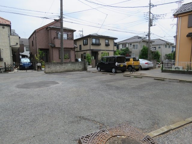 コンシェール霞ヶ関Ａの駐車場