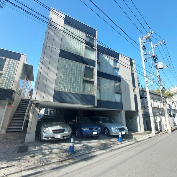 ＧＡＲＤＥＮ　ＣＯＵＲＴ　ＫＡＭＩＫＩＴＡＺＡＷＡの外観