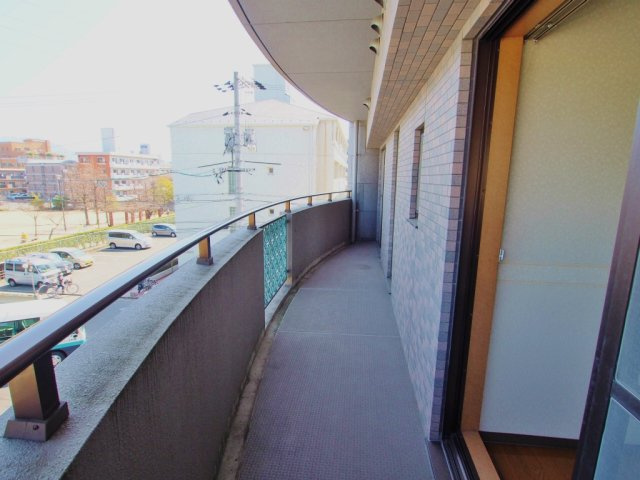 多聞館のバルコニー