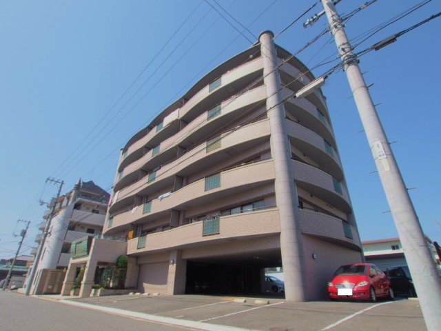 多聞館の外観