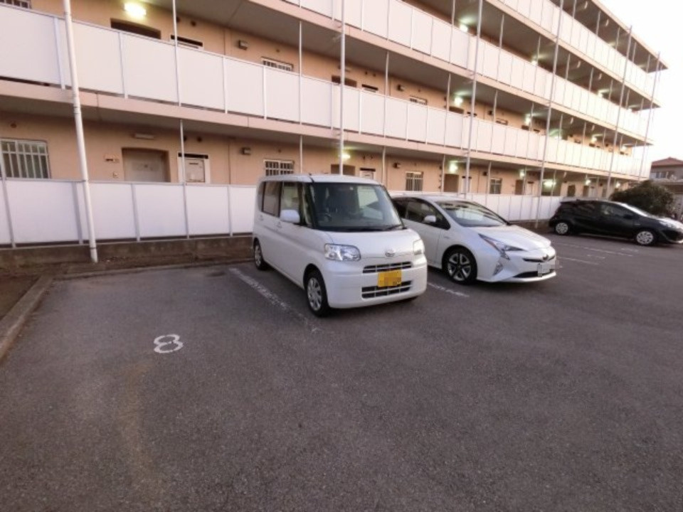 【駐車場】 | 八幡ハイツ