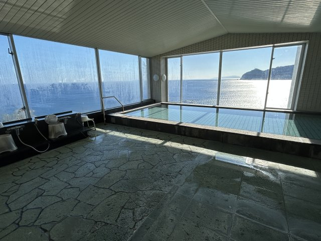 シャトーテル赤根崎のその他共用部分|海一望の温泉大浴場
