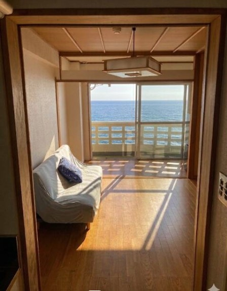 シャトーテル赤根崎の洋室