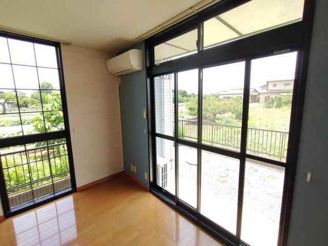 サンライズの寝室|別部屋参照