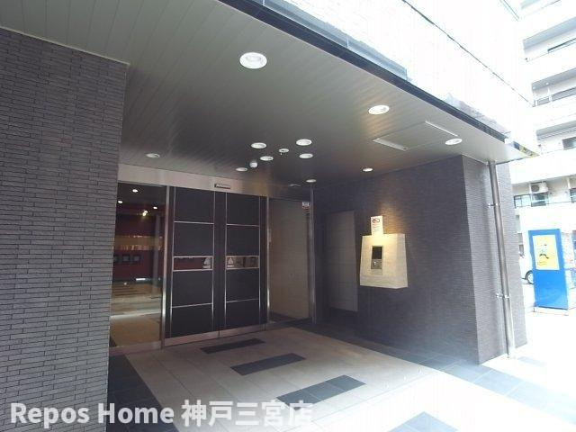 エステムコート三宮駅前Ⅲマジェスティのエントランス
