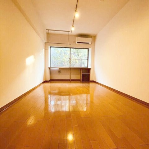 ＧＡＲＤＥＮ　ＣＯＵＲＴ　ＫＡＭＩＫＩＴＡＺＡＷＡの居間・リビング
