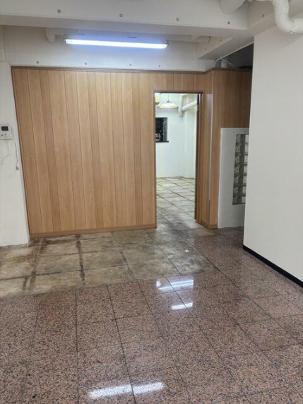 ラ・メゾンパシフィック芳野【　1階路面店　】