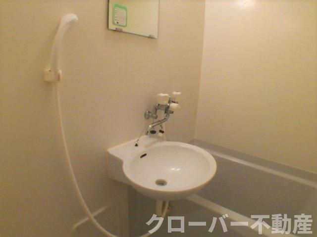 レオパレス金倉の浴室
