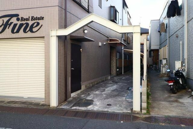 グレイス西落合のエントランス