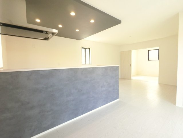 佐賀市八丁畷町1期の内観：施工例|使いやすい居間です