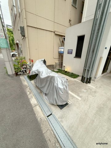 グランパシフィック北新町の駐車場