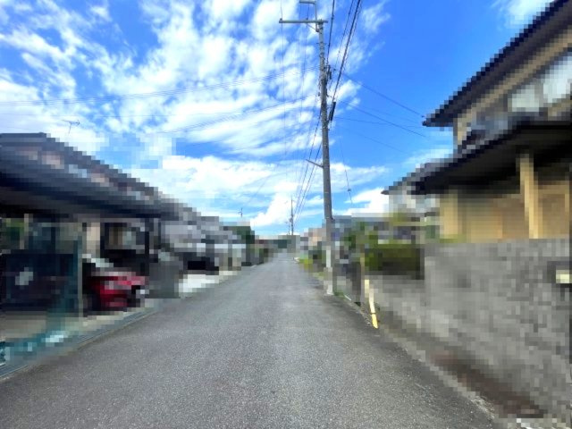 甲賀市水口町山中古戸建の前面道路含む現地写真