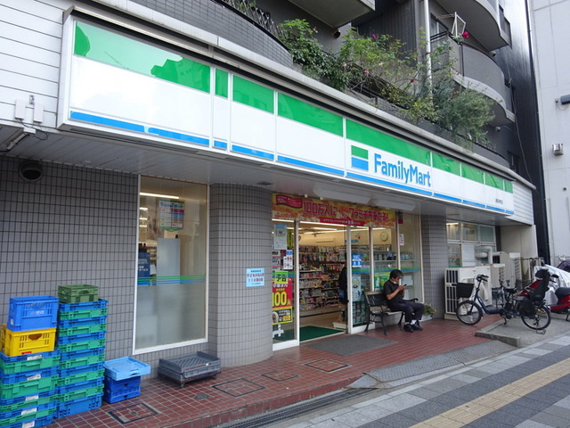 ｃｈａｉｎｏｎ裏門通りのその他|ファミリーマート浦和仲町店