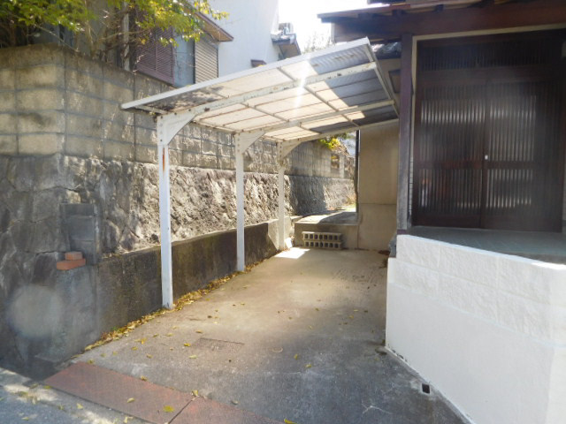 姫路市御立東３丁目の一戸建ての駐車場