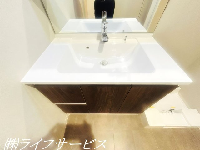 【洗面所】 | エバーグリーン淀川３号館 | シャワー付水栓搭載洗面化粧台新調