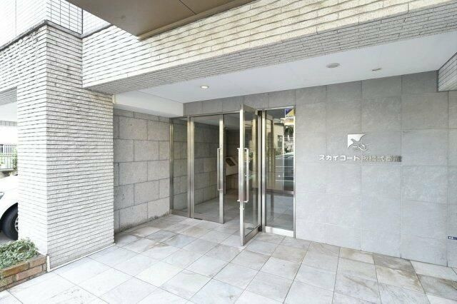 スカイコート板橋弐番館のエントランス