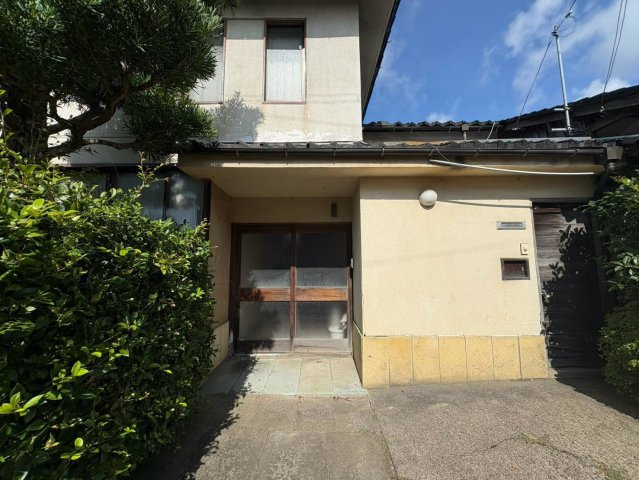 小松市本鍛冶町　中古住宅の外観