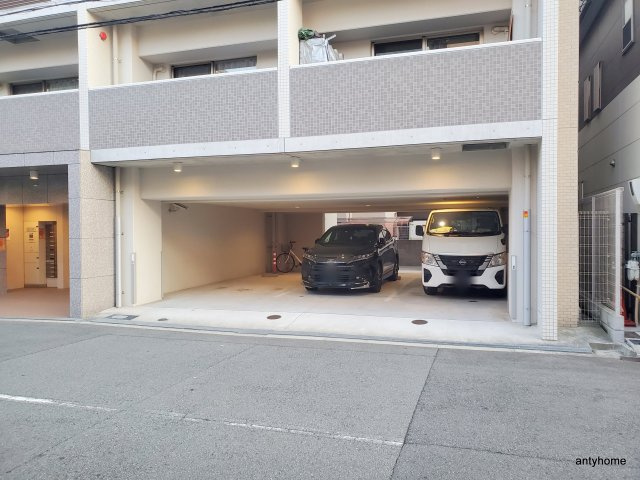 グレース元今里　仲介手数料無料の駐車場