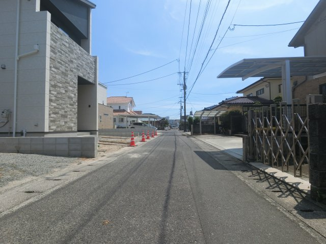 佐賀市八丁畷町1期　2号棟の前面道路含む現地写真|前面道路含む現地写真です