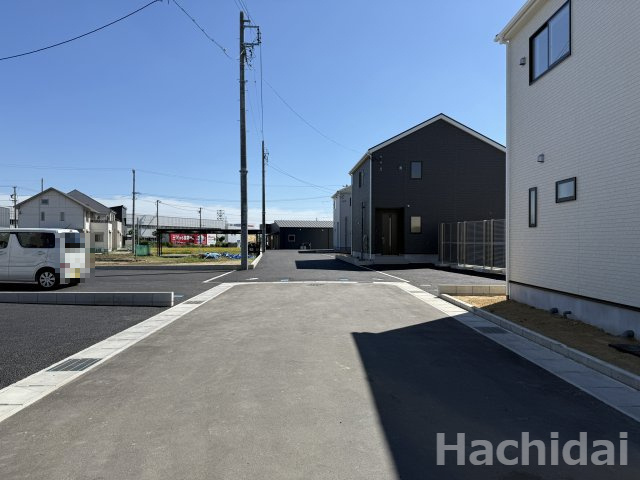 高浜市神明町第6　新築戸建＜3号棟＞の前面道路含む現地写真