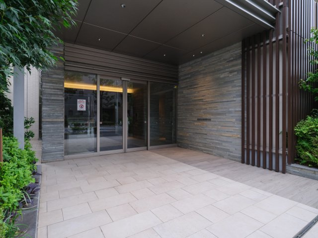 Ｂｒｉｌｌｉａ品川戸越Ｐａｒｋｓのエントランス|「戸越公園」駅徒歩４分！平成３０年築の耐震基準適合マンション、Ｂｒｉｌｌｉａ品川戸越Ｐａｒｋｓは即日現地案内可能となっておりますので、お気軽にお問い合わせください！