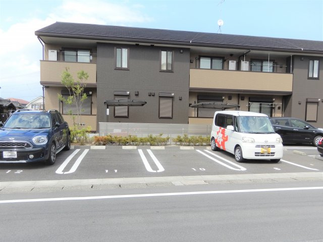 パーシモンの駐車場
