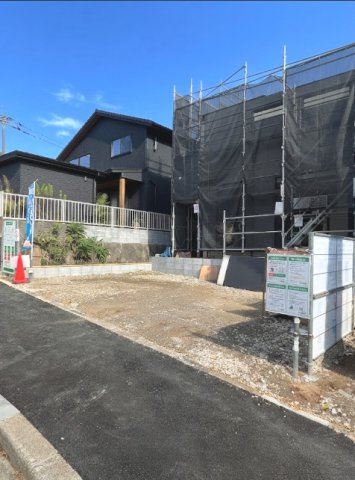 福岡市西区野方５丁目の新築一戸建の前面道路含む現地写真