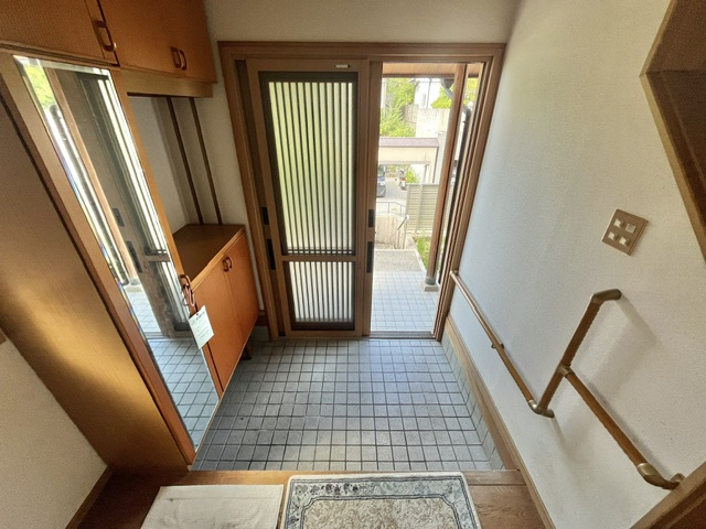 美加の台貸家の玄関