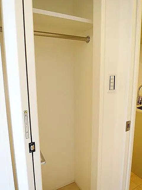 ハーモニーレジデンス山手大塚＃００２の収納|※同タイプ参考写真