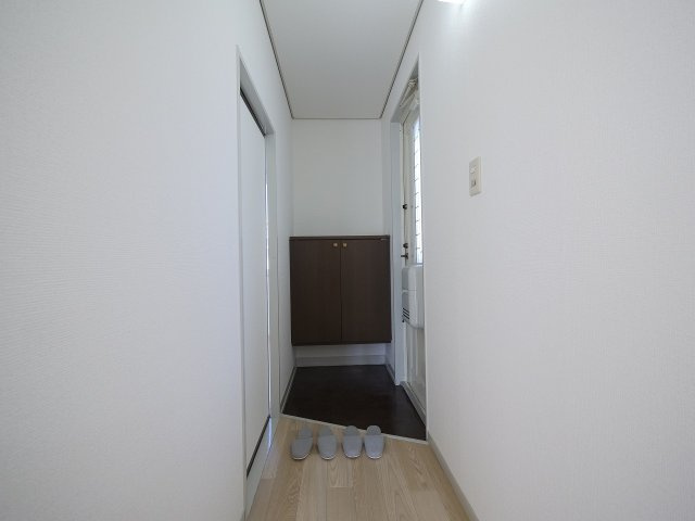 ゼフィール芳泉　C棟の玄関|※写真は別の部屋のものです。