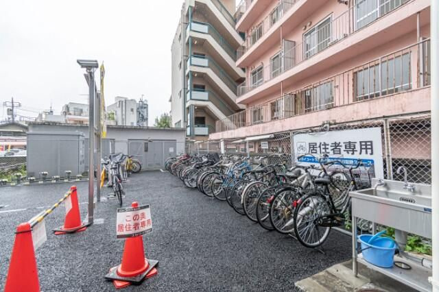 スカイコート下高井戸の駐車場