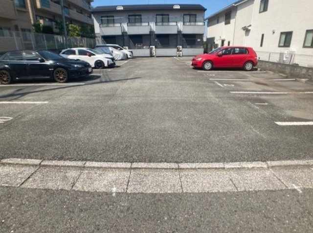 サンガーデンⅡの駐車場