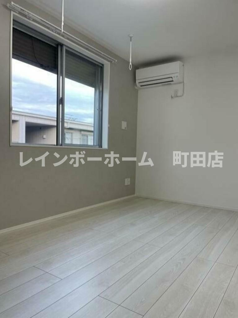 カインドネス厚木North※初期費用分割あと払いサービス利用可能物件の居間・リビング
