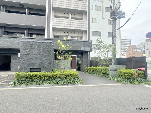 レジュールアッシュ九条　仲介手数料無料のエントランス