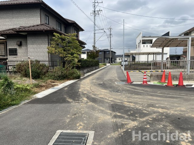 高浜市神明町第6　新築戸建＜4号棟＞の前面道路含む現地写真