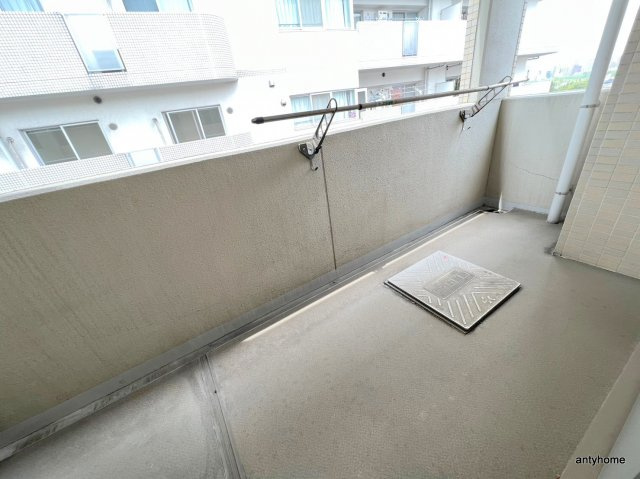 KAISEI梅田　仲介手数料無料のバルコニー