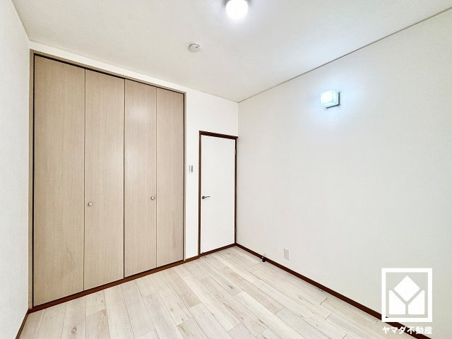 尼崎市上ノ島町１丁目の子供部屋|約4.5帖の2階洋室です。全居室に収納がございますので、お部屋の広さを最大限に活用できます。