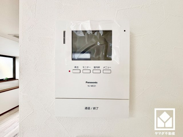 尼崎市上ノ島町１丁目の防犯設備|突然の来訪時にも防犯面で心強いモニター付きインターホンを設置。お留守番中のお子様も、室内からスムーズに相手の確認ができます。