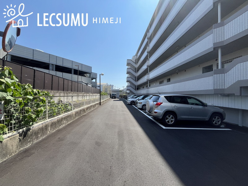 ラブリー姫路手柄山の駐車場