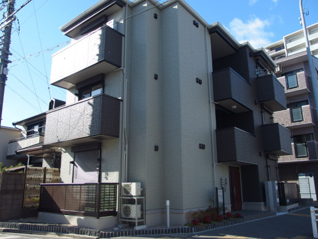 エルミタージュ柱の外観
