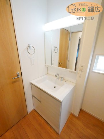 加古川市別府町別府2期（全1棟）新築の洗面所|同社施工例です。
