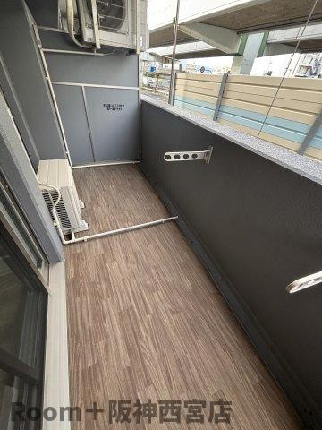 セレニテ甲子園プリエのバルコニー