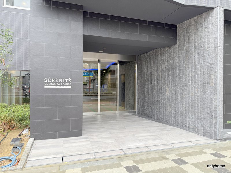 セレニテ梅田北グランデ　仲介手数料無料のエントランス