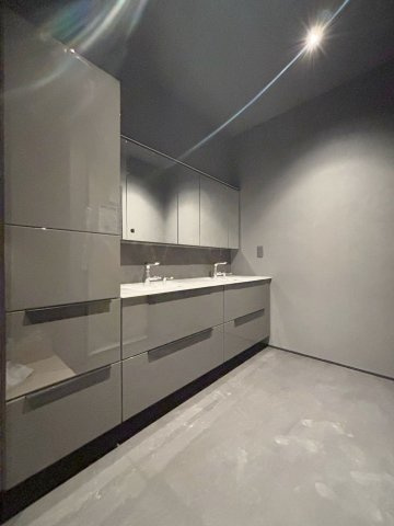 「防音室完備」The Residence 旗の台の洗面所|ゆったりとスペースのある洗面所