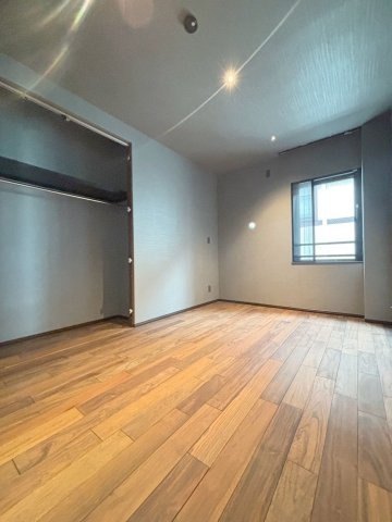 「防音室完備」The Residence 旗の台の内装|6.58帖の洋室です（※写真は建築中のものとなります）