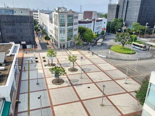 ※都筑ふれあいの丘駅前